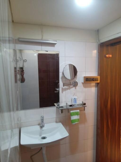 Ostro Inn Studio Apartment Καλκούτα Εξωτερικό φωτογραφία